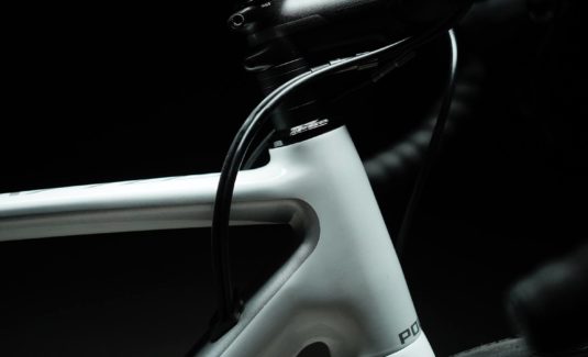 Strattos-s-Cable-routing